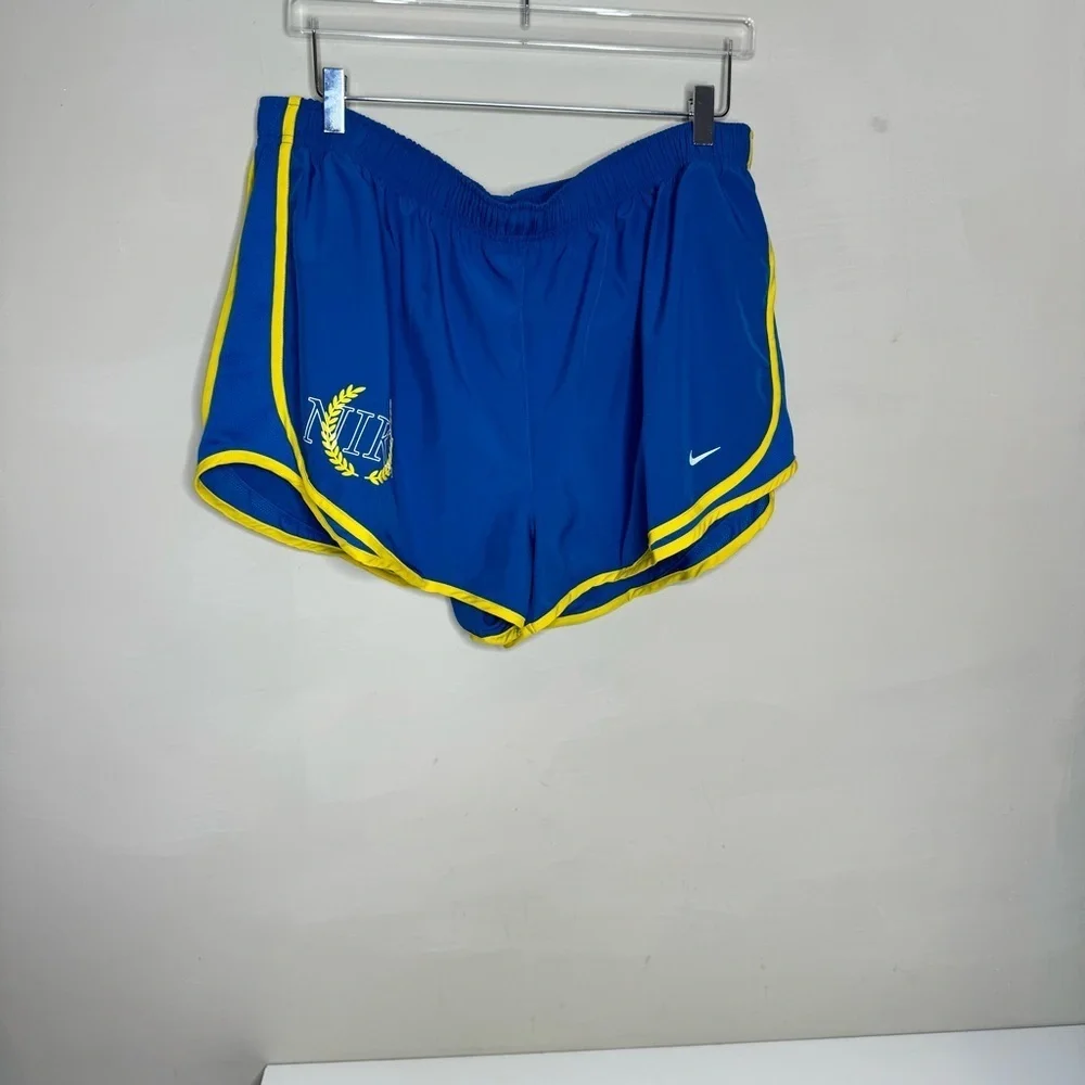 Nike Women's Practice 1 Shorts, Cardinal